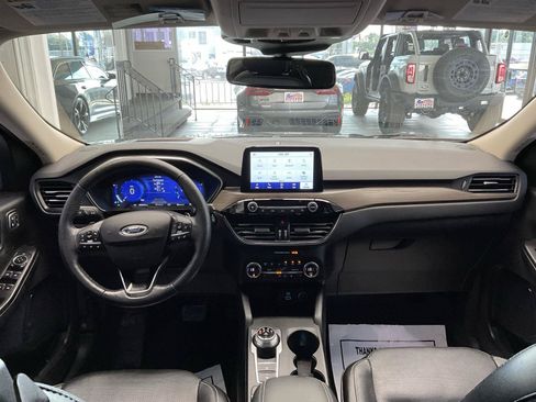 Used 2020 Ford Escape Titanium w/ Titanium Premium Package 2.0 AWD/4WD image 16