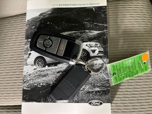 Used 2018 Ford Expedition Max XLT image 16