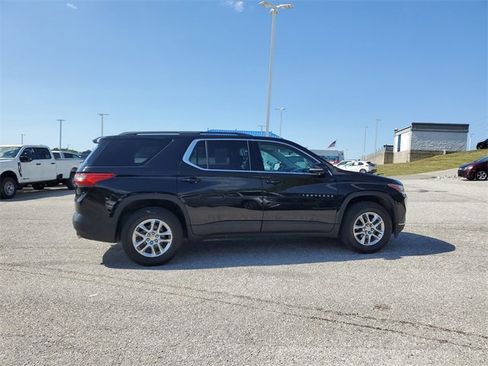 Used 2019 Chevrolet Traverse LT image 3