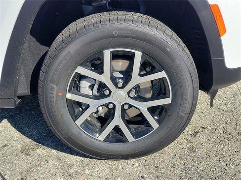 New 2025 Jeep Grand Cherokee Limited image 5