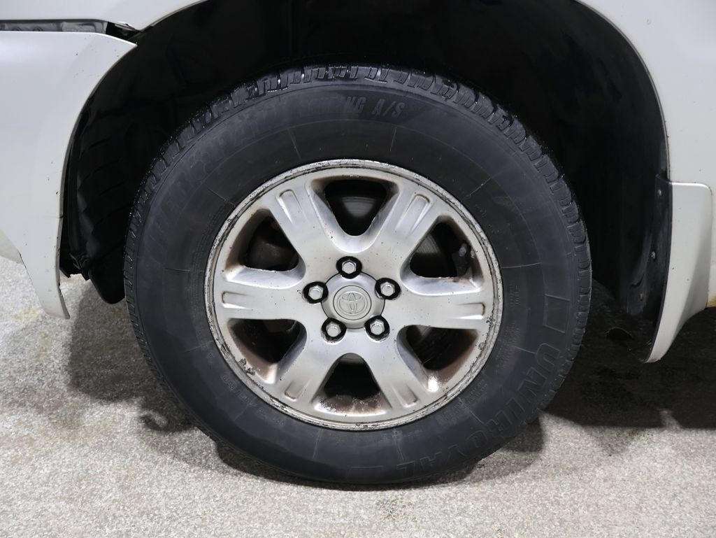 Used 2004 Toyota Highlander 4WD V6 image 13