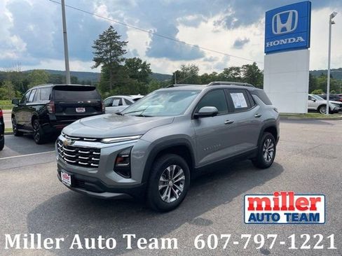 Used 2025 Chevrolet Equinox LT w/ Convenience Package II AWD/4WD image 1