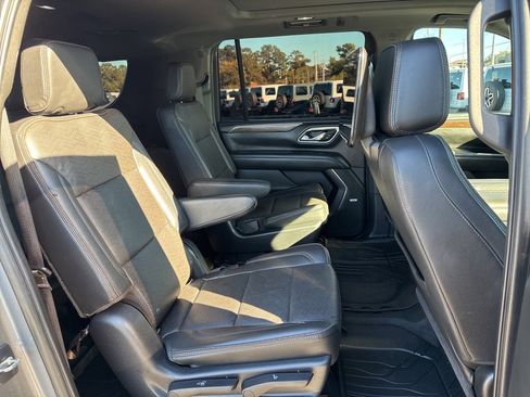 Used 2021 Chevrolet Suburban High Country w/ Premium Package image 24