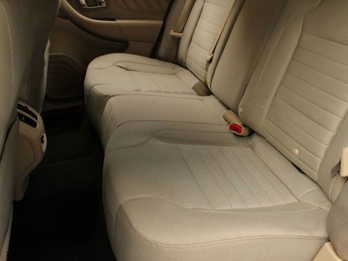 Used 2016 Ford Taurus SE FWD image 23