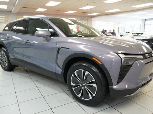 New 2025 Chevrolet Blazer EV LT image 30