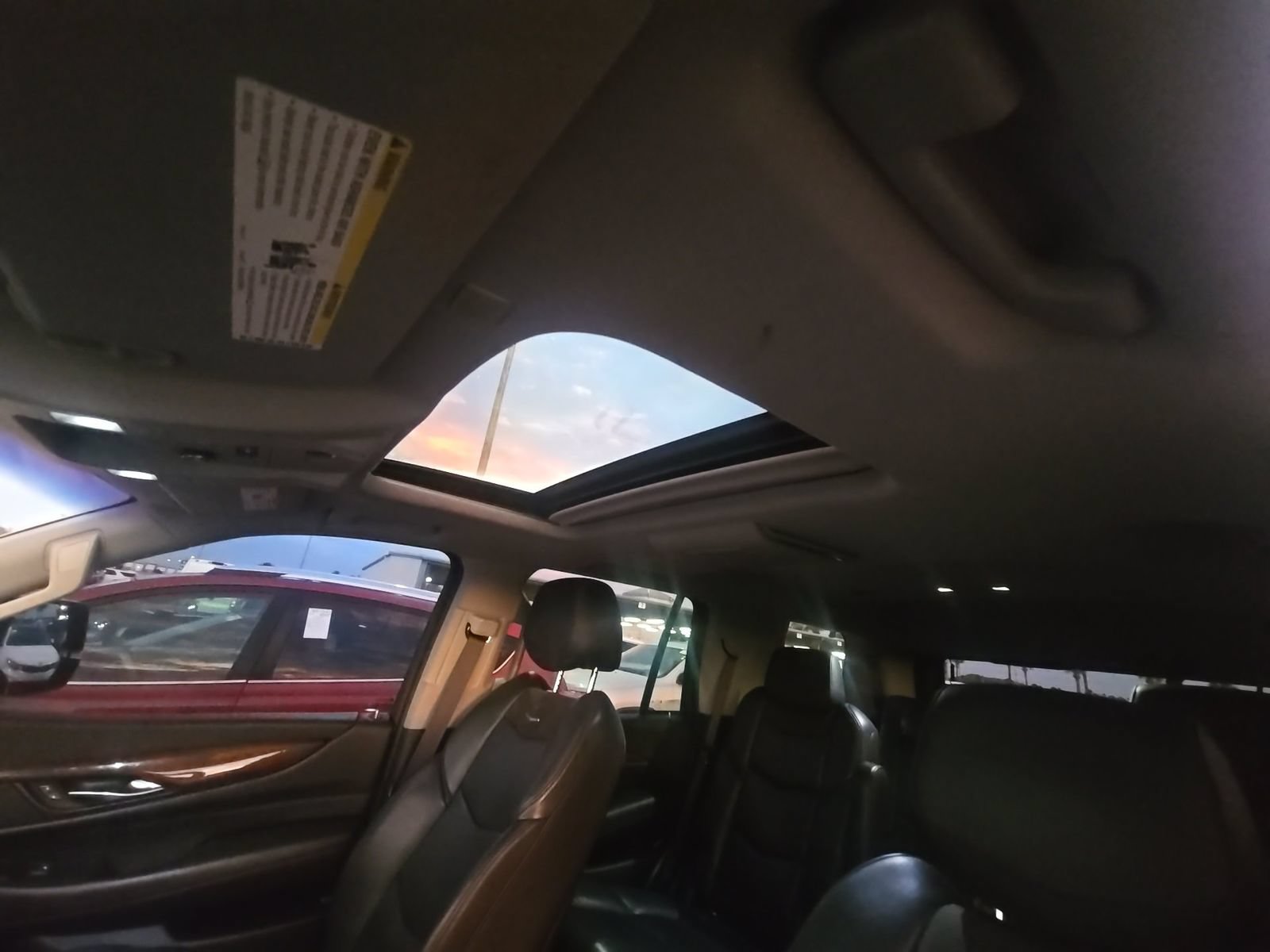 Used 2019 Cadillac Escalade Luxury RWD image 7