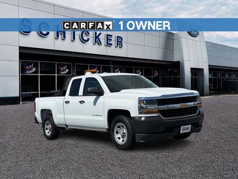 Used 2017 Chevrolet Silverado 1500 W/T w/ WT Convenience Package AWD/4WD image 1
