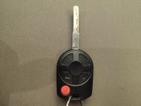 Used 2015 Ford Escape SE AWD/4WD image 32