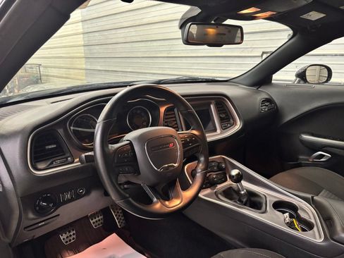 Used 2019 Dodge Challenger R/T RWD image 10