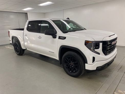 New 2025 GMC Sierra 1500 Elevation image 3