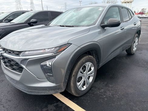 Used 2024 Chevrolet Trax LS image 1