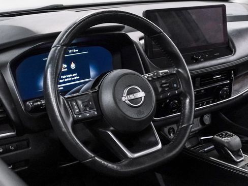 Used 2024 Nissan Rogue Platinum w/ Platinum Premium Package FWD image 16