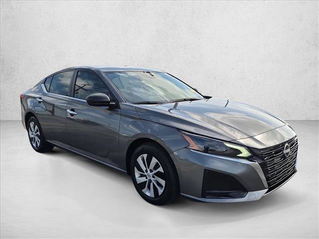 Used 2025 Nissan Altima 2.5 S FWD image 3