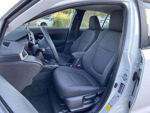Used 2021 Toyota Corolla LE w/ Carpet Mat Package (TMS) FWD image 18