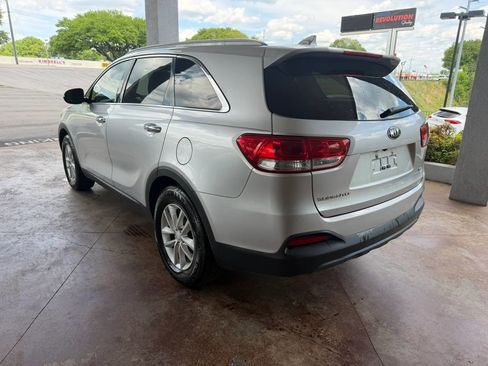 Used 2016 Kia Sorento LX FWD image 4
