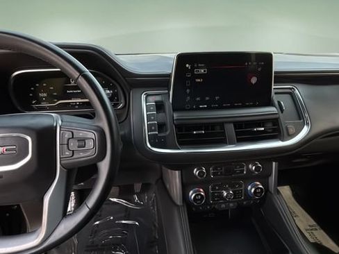 Used 2023 GMC Yukon XL SLT AWD/4WD image 11