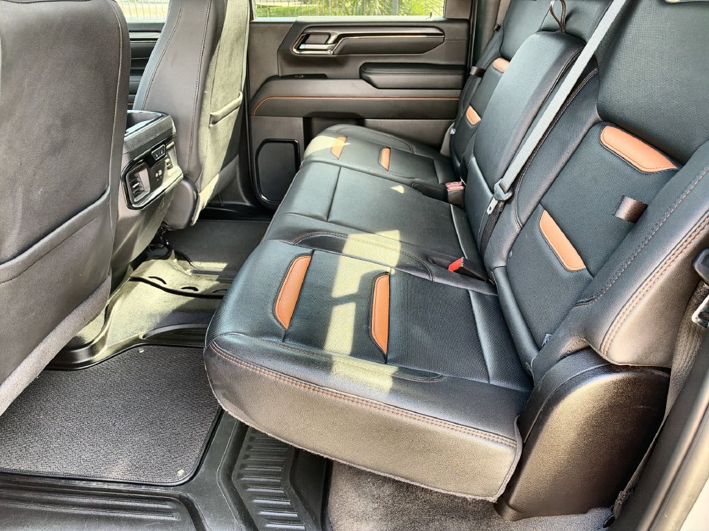 Used 2025 GMC Sierra 2500 AT4 w/ AT4 Premium Plus Package AWD/4WD image 16