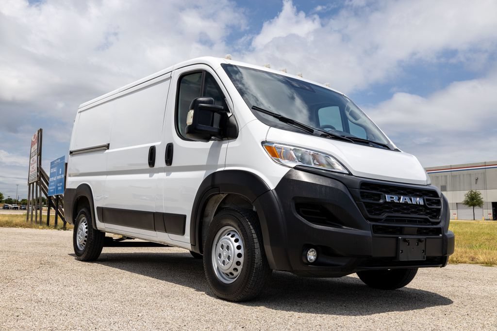 Used 2025 RAM ProMaster 2500 w/ Convenience Group FWD image 1