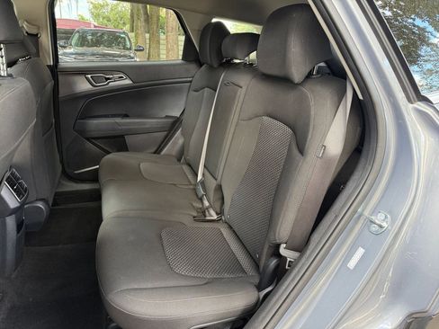 Used 2025 Kia Sportage LX image 31
