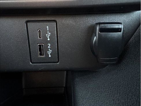 Used 2024 Nissan Leaf S image 24