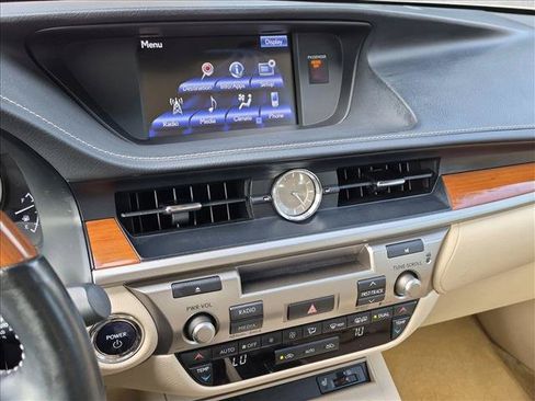 Used 2013 Lexus ES 300h w/ Premium Pkg FWD image 15