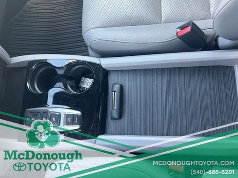 Used 2017 Honda Pilot Elite image 16