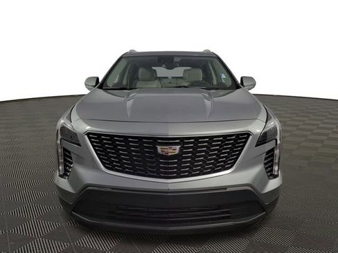 Used 2023 Cadillac XT4 Luxury w/ Cold Weather Package image 2