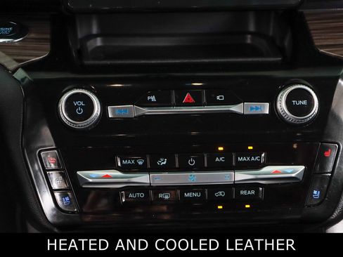 Used 2022 Ford Explorer Limited image 20