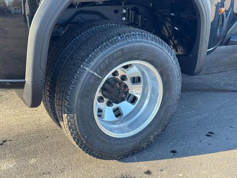 New 2026 GMC Sierra 3500 Denali Ultimate w/ LPO, Black Badging Package image 5