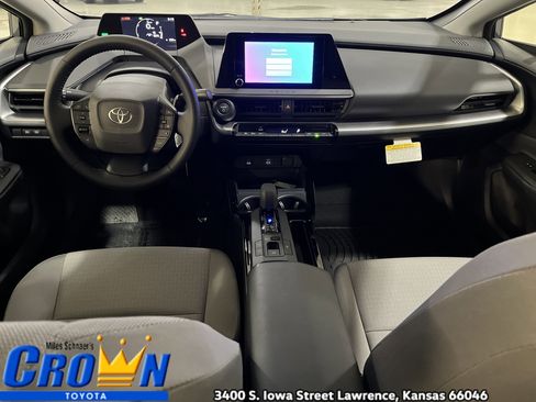 New 2026 Toyota Prius LE image 25