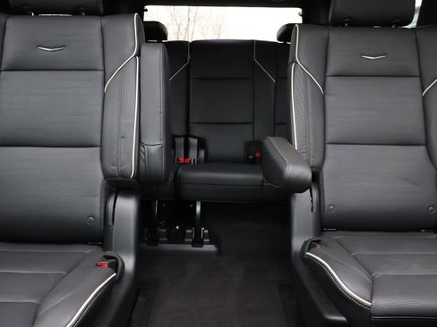 Used 2024 Cadillac Escalade Premium Luxury image 46