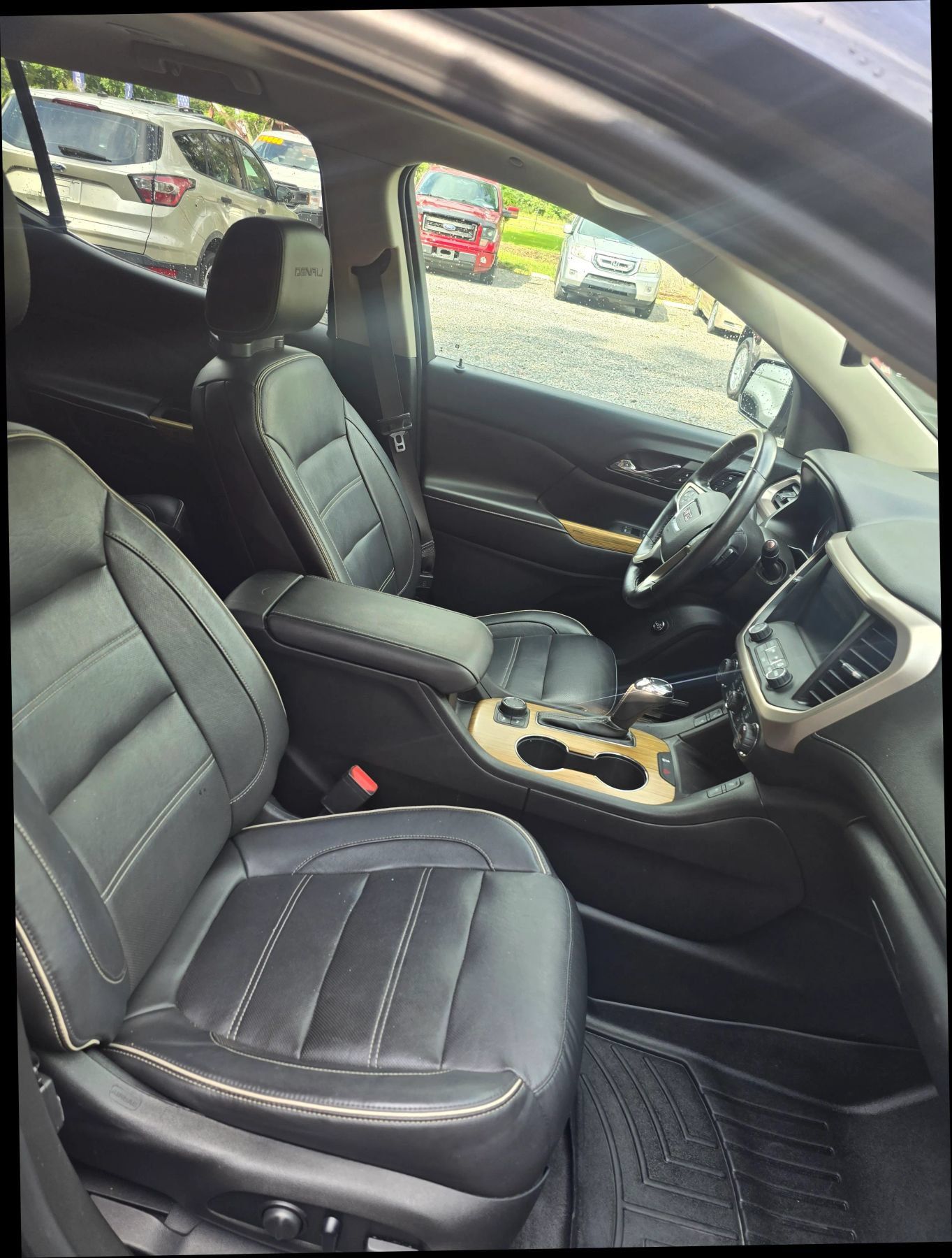 Used 2017 GMC Acadia Denali w/ Technology Package AWD/4WD image 5