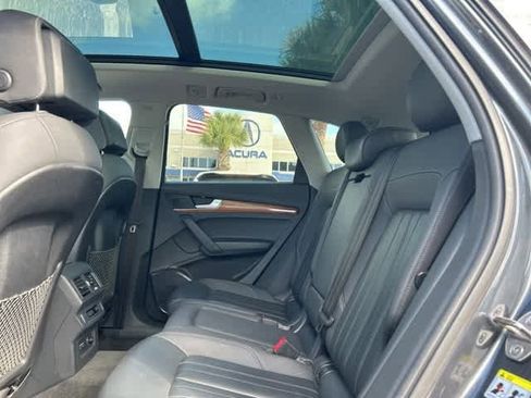 Used 2023 Audi Q5 2.0T Premium w/ Convenience Package image 6
