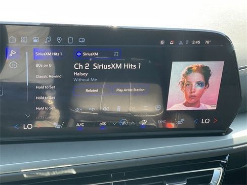 New 2025 Chevrolet Traverse LT w/ Enhanced Driving Package image 13