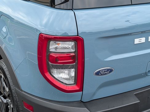 Used 2023 Ford Bronco Sport Outer Banks w/ Tech Package AWD/4WD image 17