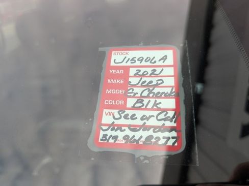 Used 2021 Jeep Grand Cherokee Limited image 37