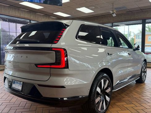 Used 2025 Volvo EX90 Ultra AWD/4WD image 7
