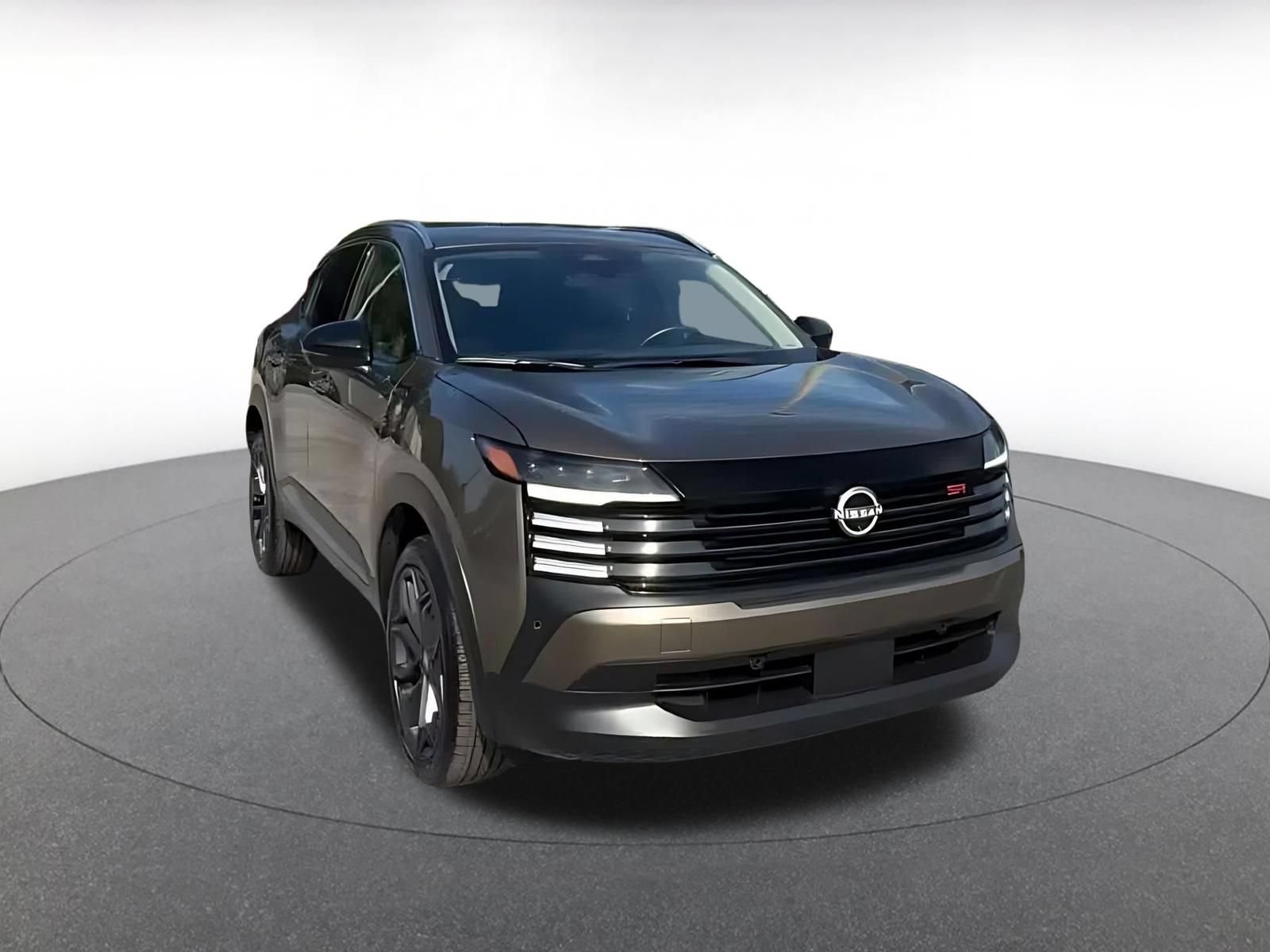 Used 2026 Nissan Kicks SR FWD image 3