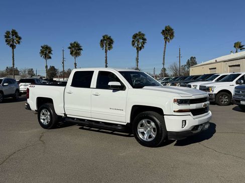 Used 2018 Chevrolet Silverado 1500 LT w/ All Star Edition image 15