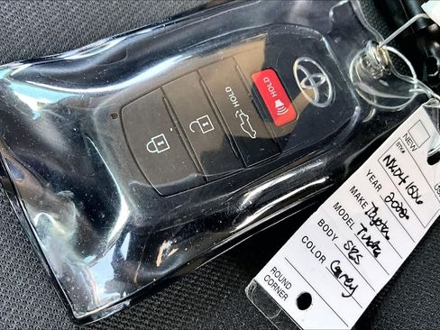 Used 2022 Toyota Tundra SR5 AWD/4WD image 15