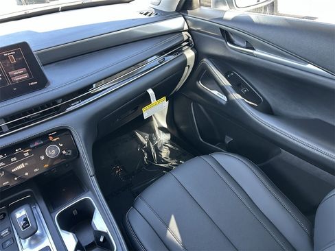 New 2026 INFINITI QX60 Luxe image 19