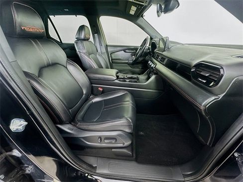 Certified 2024 Honda Pilot TrailSport image 7