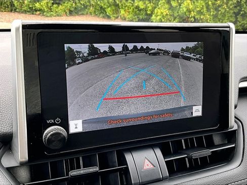 Used 2025 Toyota RAV4 XLE AWD/4WD image 19