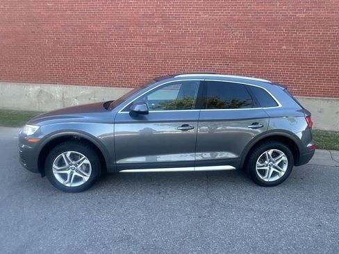 Used 2018 Audi Q5 2.0T Premium Plus w/ Premium Plus Package AWD/4WD image 2