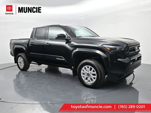 Used 2025 Toyota Tacoma SR5 AWD/4WD image 1