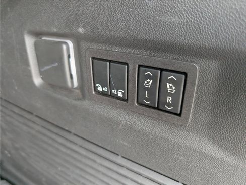 Used 2023 Chevrolet Tahoe RST w/ RST Performance Edition AWD/4WD image 11