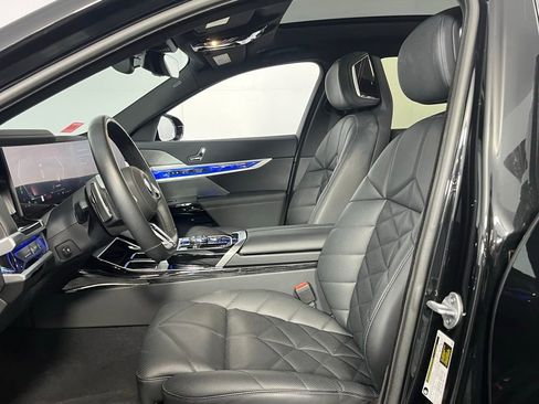 Used 2025 BMW 740i RWD image 24