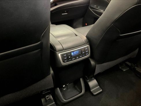 Used 2016 Toyota Highlander Limited AWD/4WD image 10