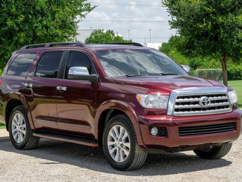 Used 2011 Toyota Sequoia Limited RWD image 6
