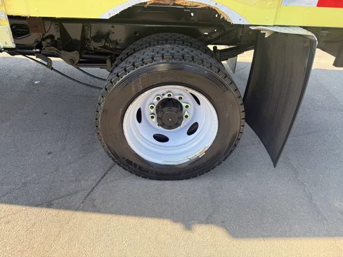 Used 2019 Ford F550 2WD Regular Cab Super Duty image 13